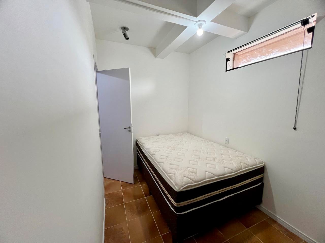 Quarto SAN-04-02 — Santa Mônica, Florianópolis, foto 1 de 3
