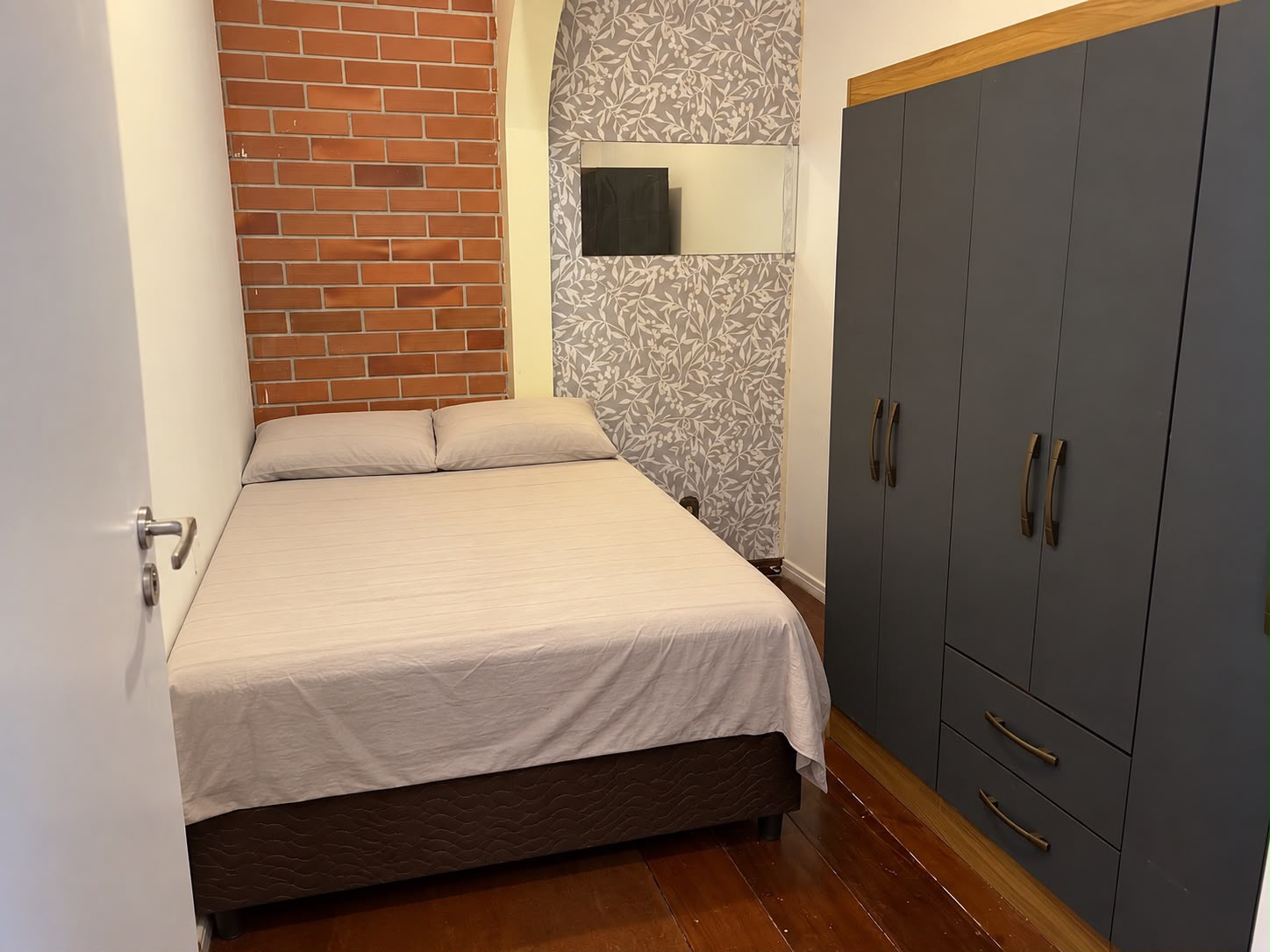 Quarto SAN-04-05 — Santa Mônica, Florianópolis