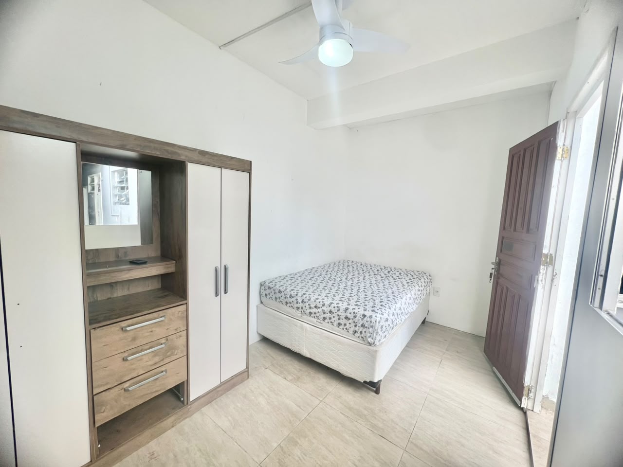 Quarto ITA-02-03 — Itacorubi, Florianópolis, foto 2 de 2
