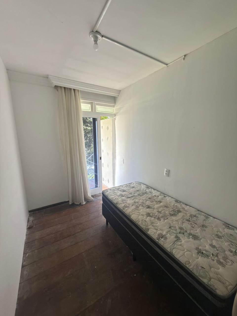 Quarto TRI-03-01 — Trindade, Florianópolis, foto 15 de 25