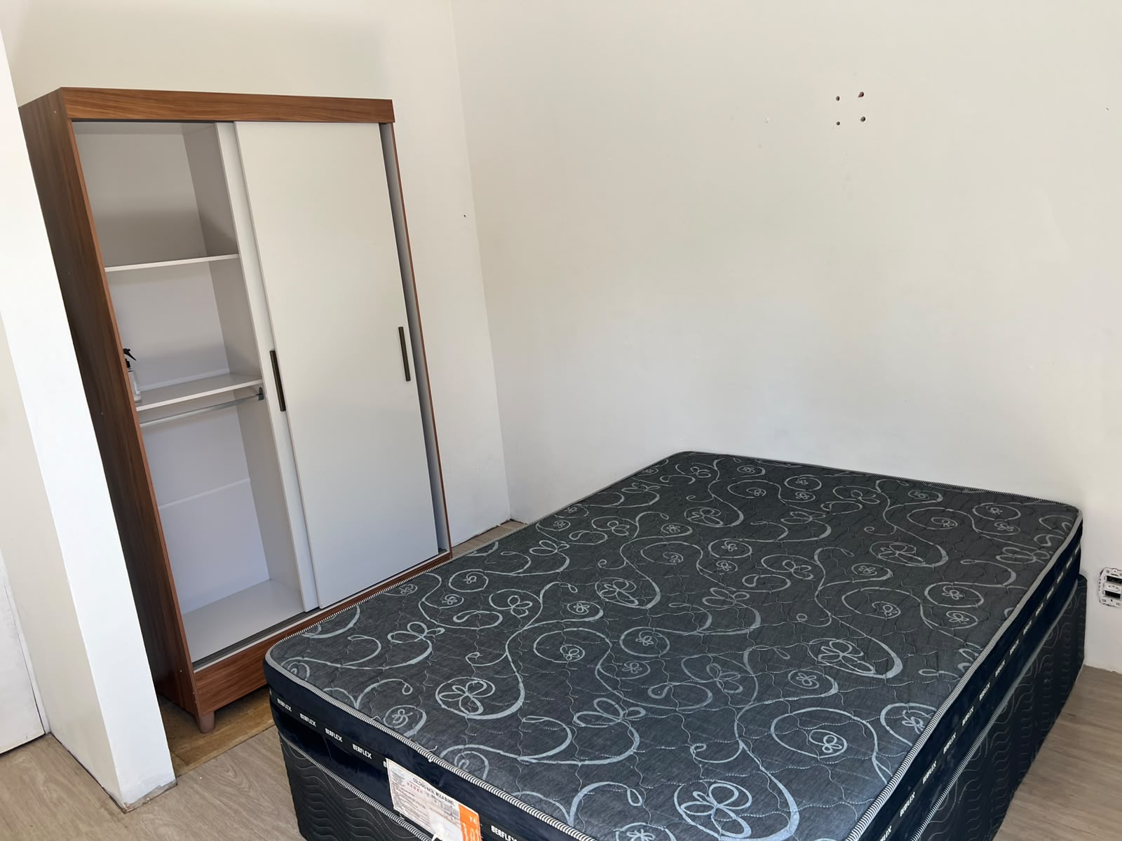 Quarto ITA-02-04 — Itacorubi, Florianópolis, foto 2 de 2